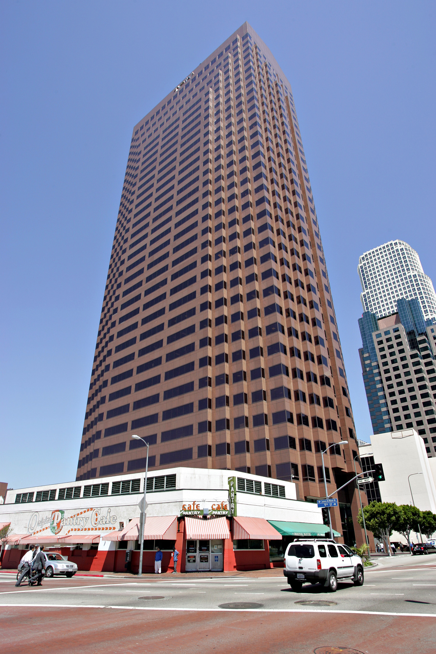 TCW Tower, Los Angeles - View from West 9th Street. © Mathias Beinling
